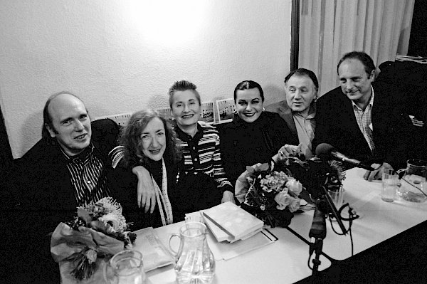 V.l.n.r.: Herbert J. Wimmer, Elfriede Gerstl, Elfriede Jelinek, Susanne Widl, Peter Weibel, Christian Ludwig Attersee